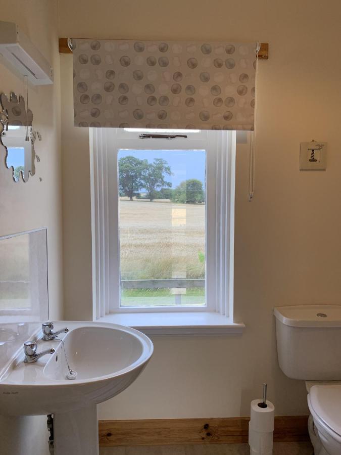 Ploughmans Cottage Форес Екстериор снимка